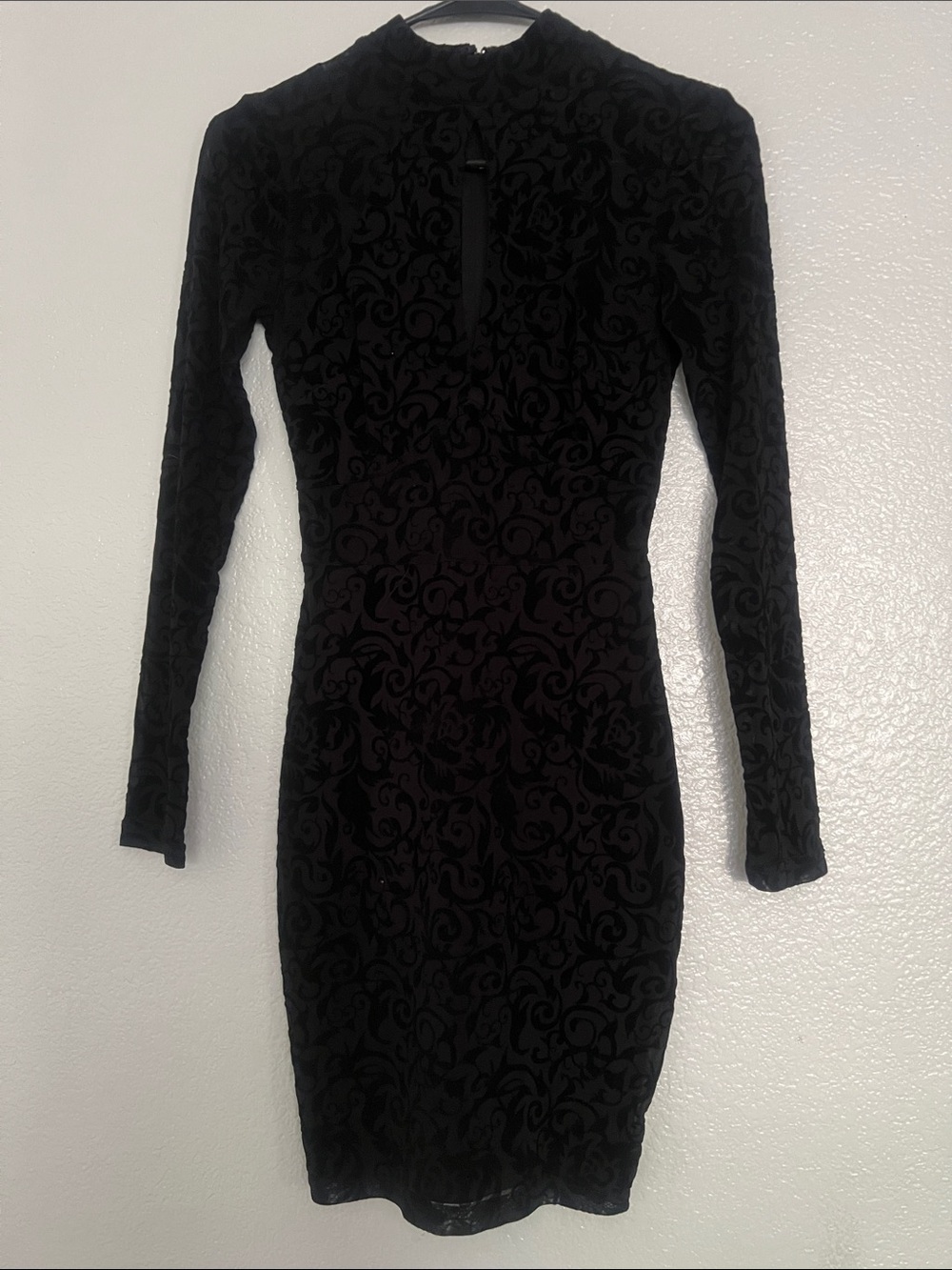 Windsor Black Long-Sleeve Velvet Scroll Bodycon Dress
